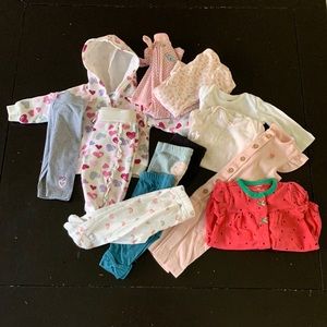 Lot of baby girl clothes. Sz 3 months.
